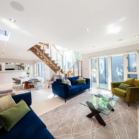 Luxe 4 Retreat With 3 Bedrooms Ferienhaus *